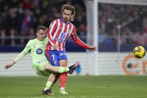 佛罗伦萨惊险逆转帕尔马，主场保持不败神奇延续()