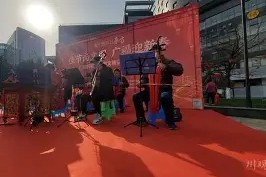 kaiyun app-花样比赛现场掌声阵阵，气氛热烈异常()