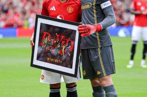 开云sports-曼联力克阿森纳，双方实力不相伯仲(ac米兰曼联阿森纳什么梗)