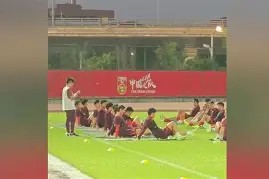 开云体育app中国-队员伤停消息：富力主力中场或将缺阵恒大大战()