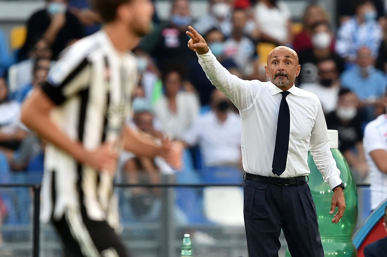 开云app-阿根廷主帅宣布辞职，球队陷入换帅风波()  第2张