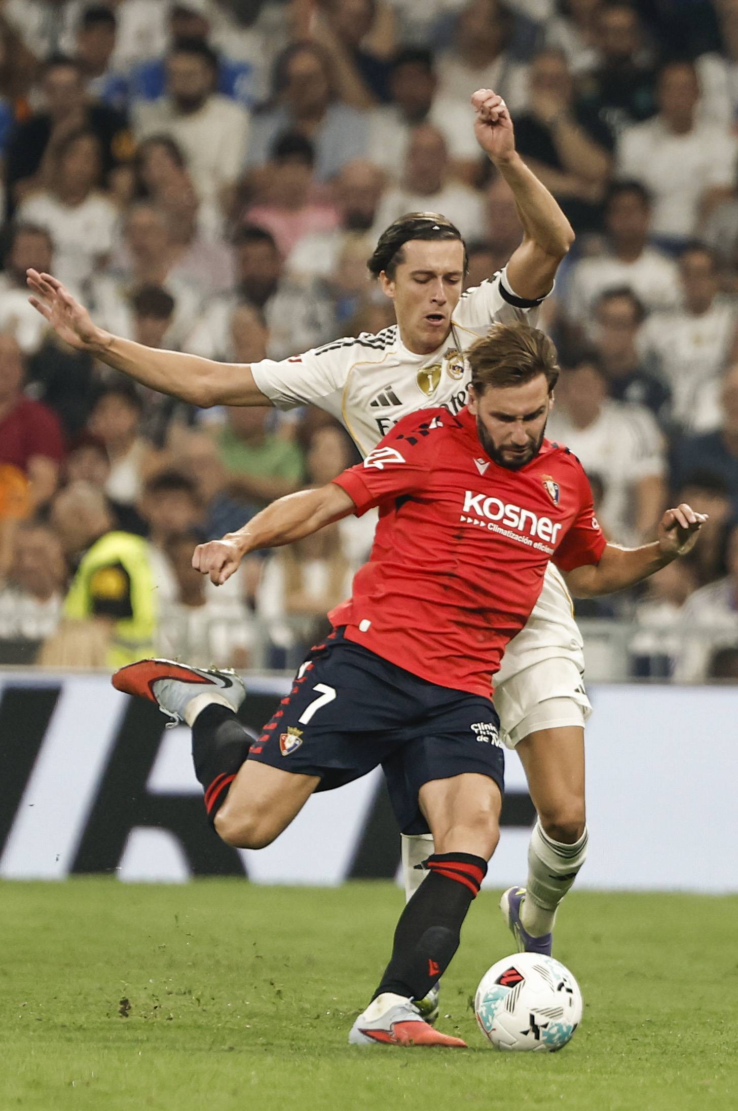 开云体育app-奥萨苏纳主场逆转对手，获得关键胜利()  第2张