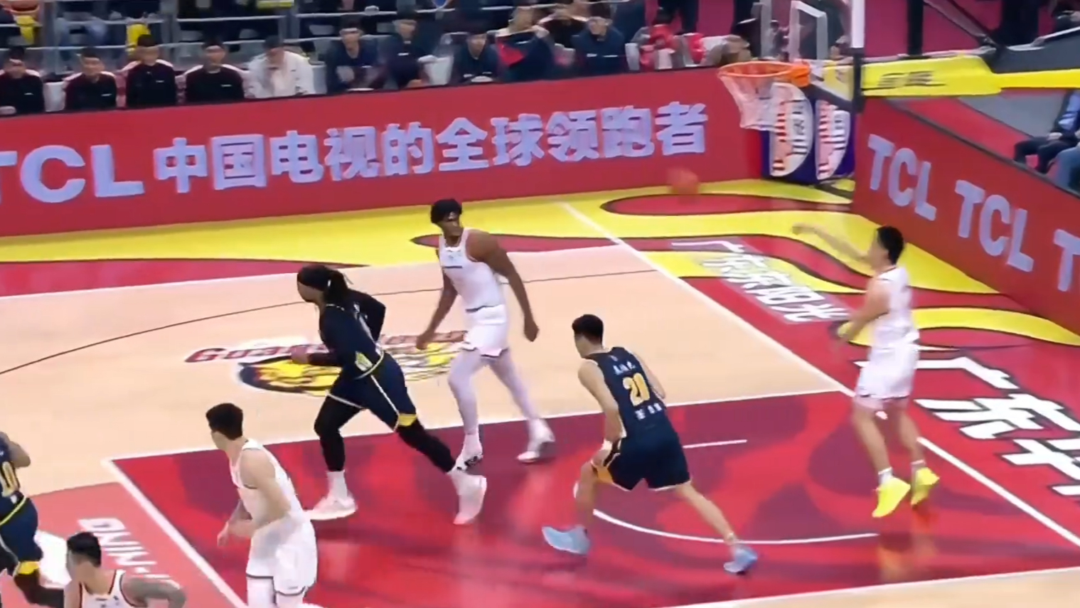 开云体育入口-广东宏远全队状态回升，大胜对手()  第1张