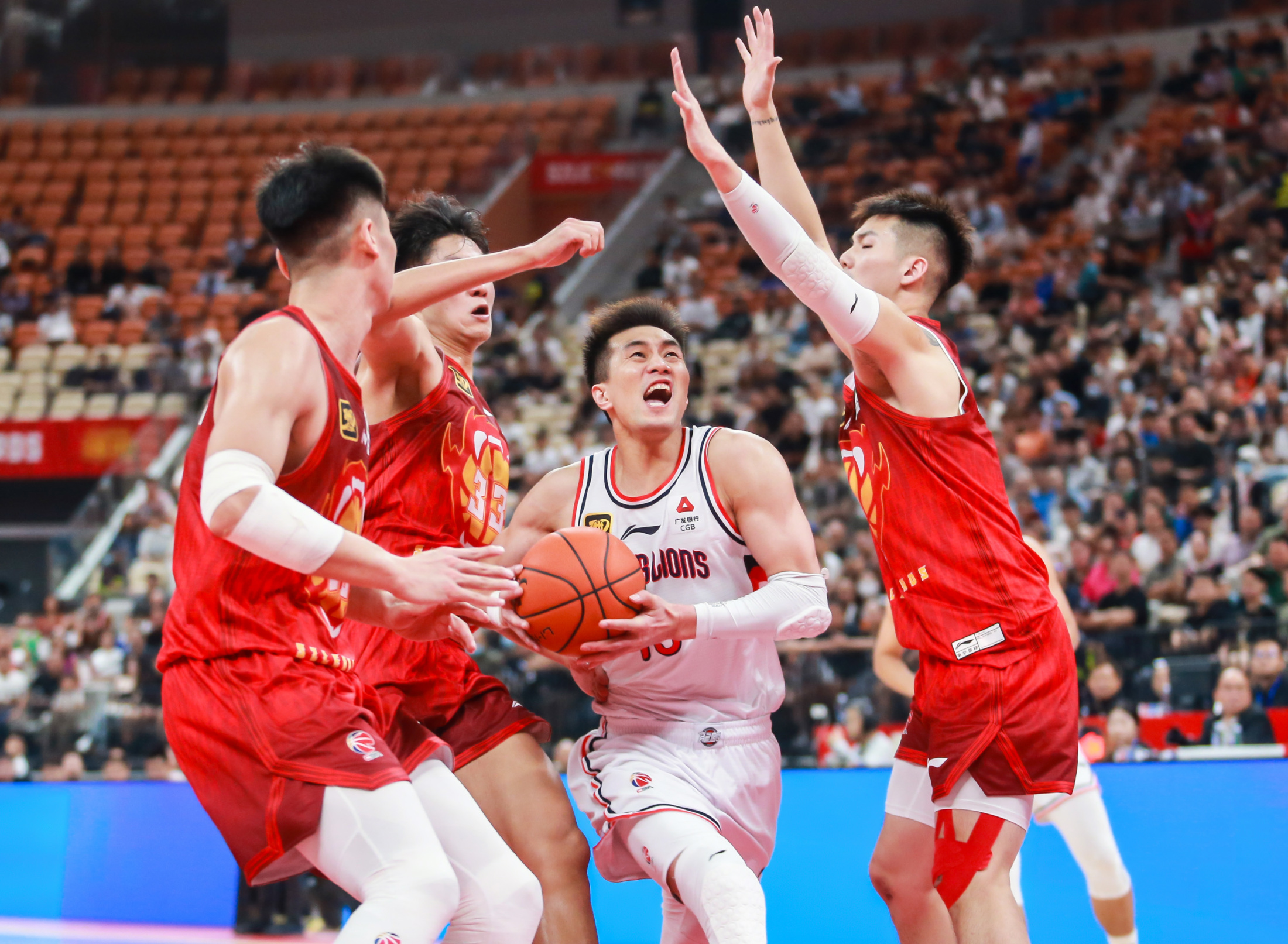 开云体育入口-广东宏远全队状态回升，大胜对手()  第2张