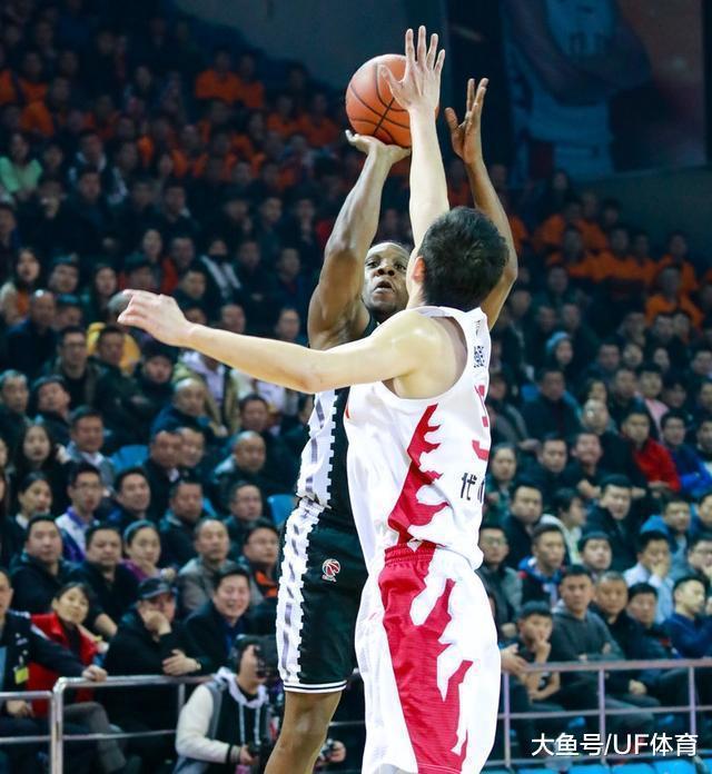 kaiyun-巨人狼队难寻胜迹，季后赛希望逐渐渺茫()  第1张