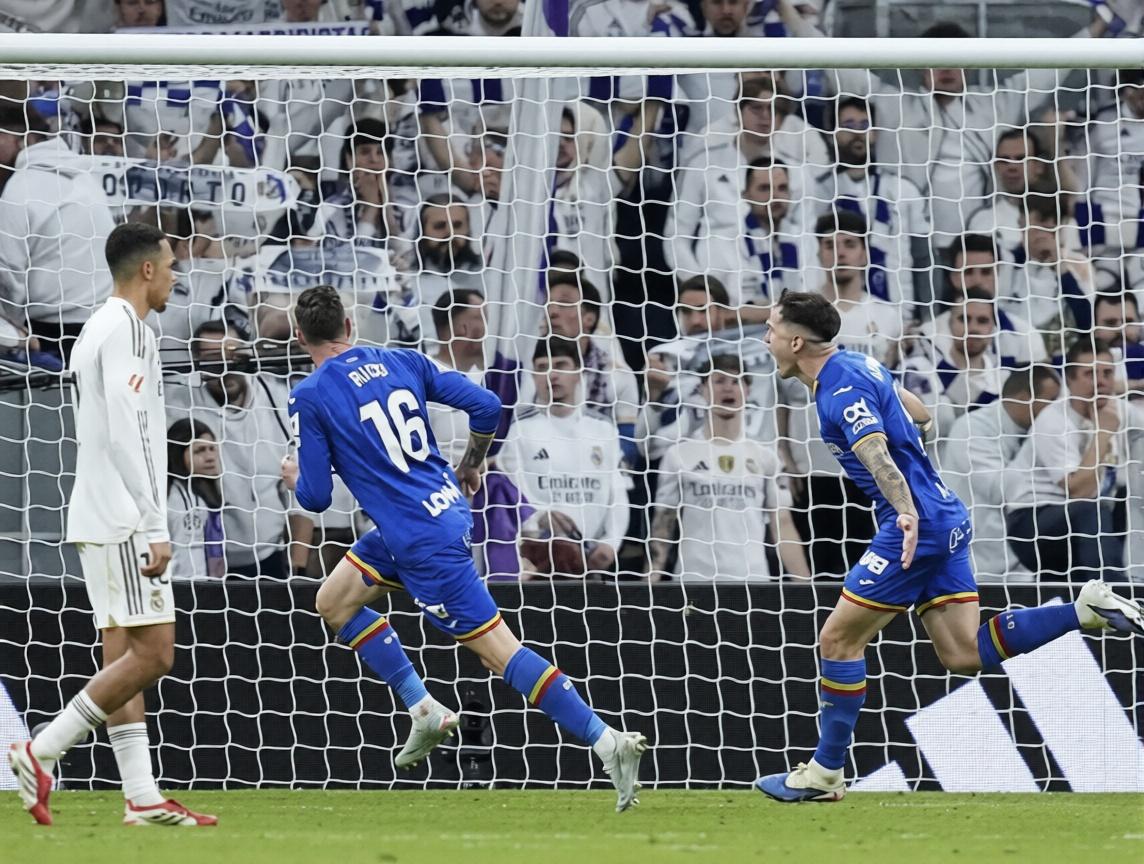 开云体育娱乐app-皇马遭遇两连败，积分榜跌至第七()  第1张