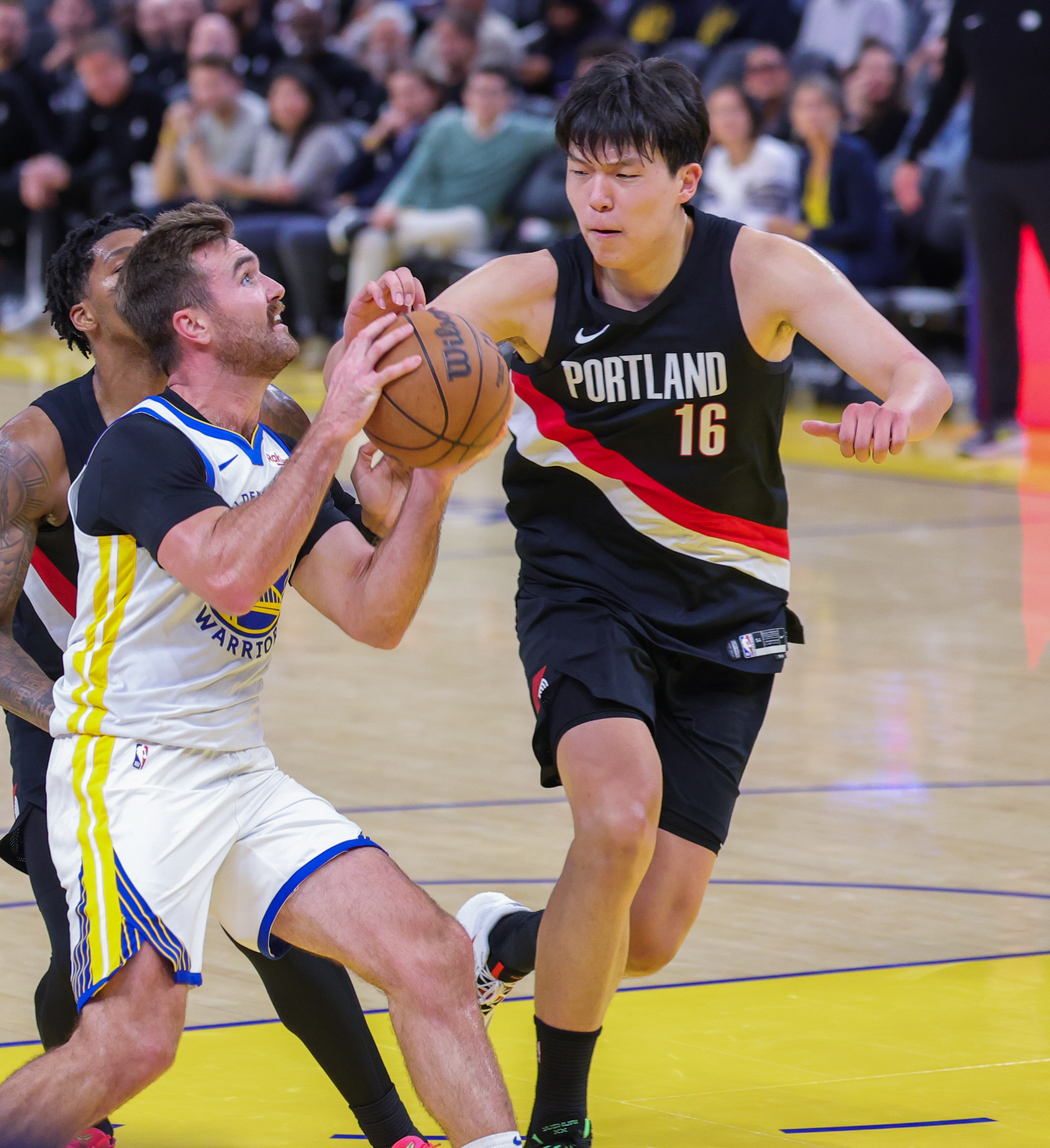 开云体育-勇士队关键时刻暴露问题,面临重重困境() 第2张 开云体育-勇士队关键时刻暴露问题,面临重重困境() 第2张