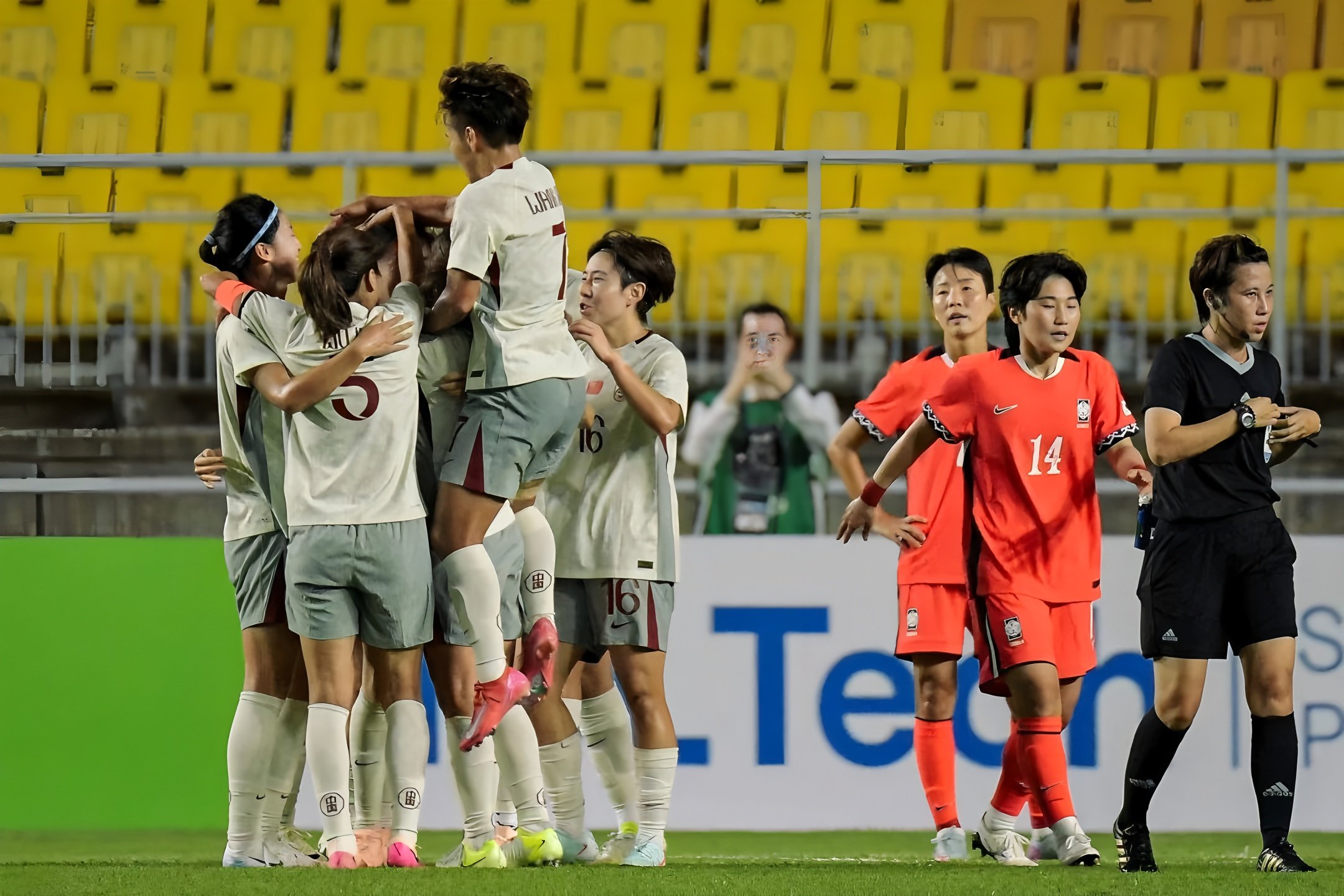 开云体育app-强队碰撞,亚洲杯争夺战一触即发() 第2张 开云体育app-强队碰撞,亚洲杯争夺战一触即发() 第2张