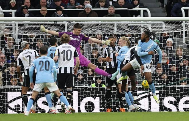 开云体育官网-曼城遭遇意外失分，领先优势缩小()  第2张