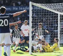 kaiyun sports-曼联逆转胜利，重返英超积分榜前列()  第2张