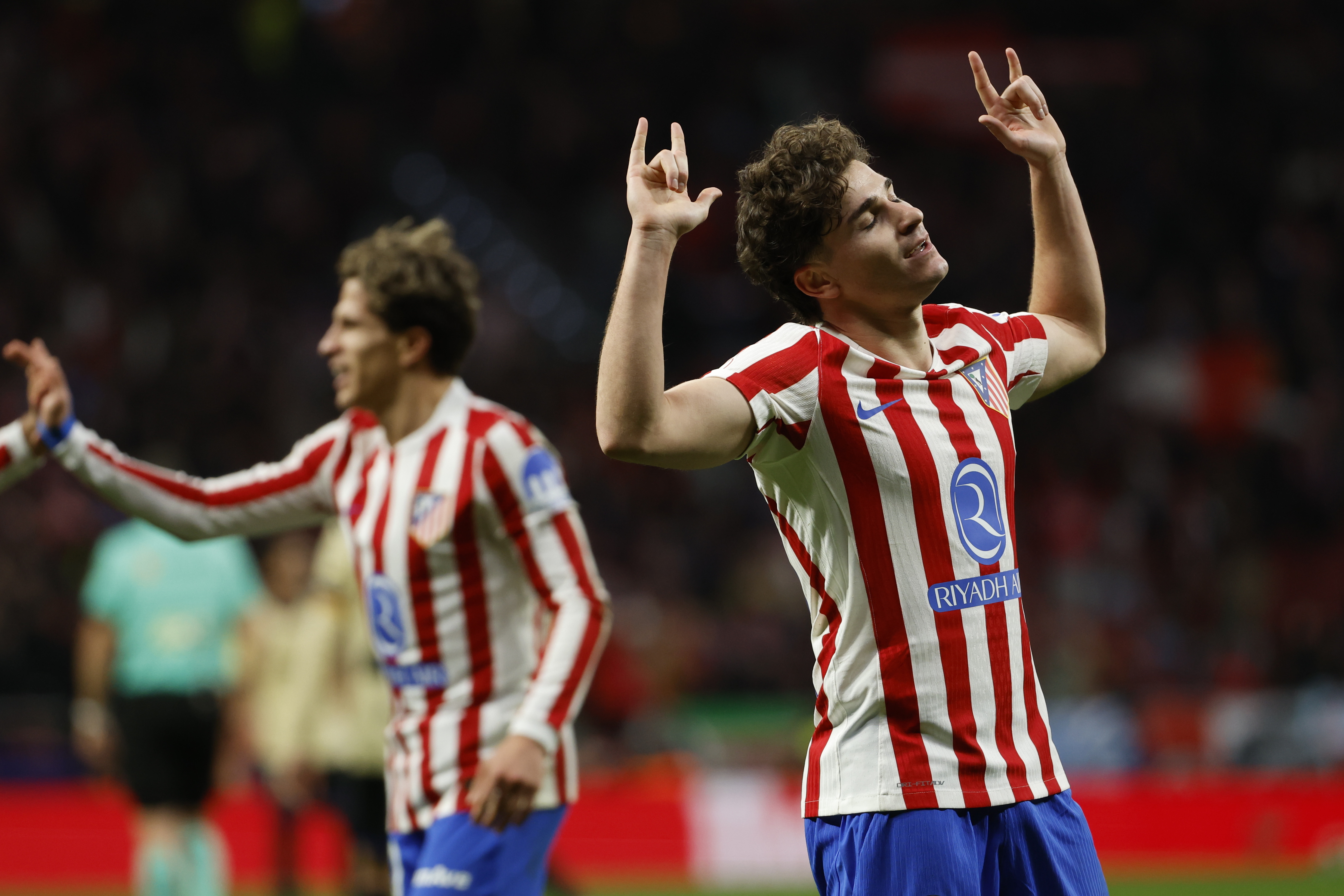 开云体育sports-西班牙青年队获得国际殊荣，融入国际足坛()  第2张